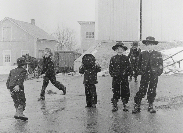 Amish Children Playing in the Snow, Lancaster, PA 1969 - George Tice
