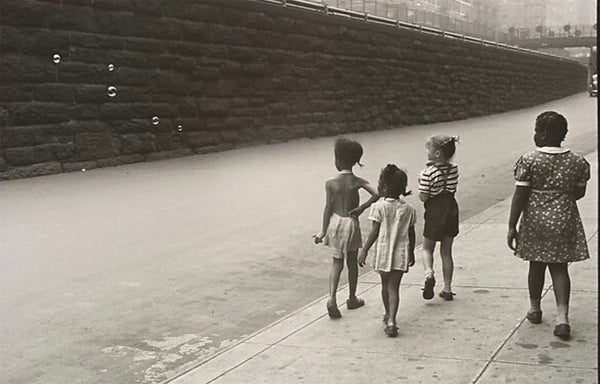 Children Soap Bubbles NYC 1942 by Helen Levitt