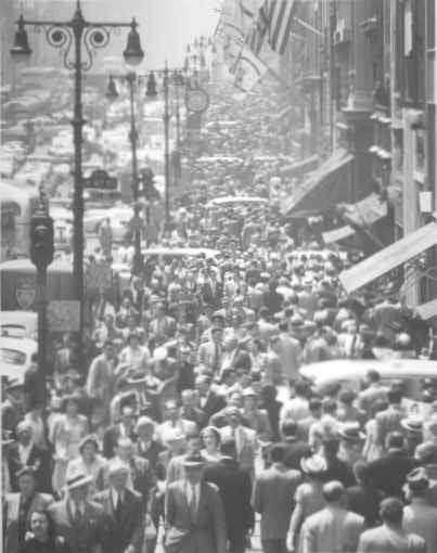 Midtown: Fifth Avenue at lunch hour by Andreas Feininger